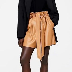 NWT Zara Brown Faux Leather Pleaded High Waisted Paper Bag Shorts. Size Small